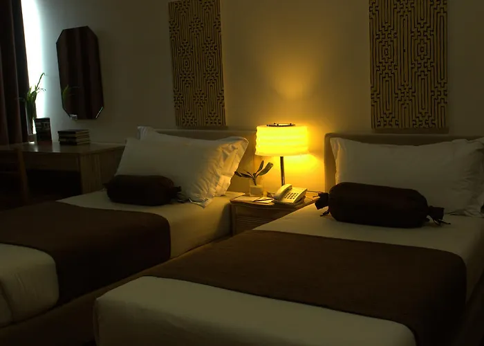 Hotel The Garden Heights 3*