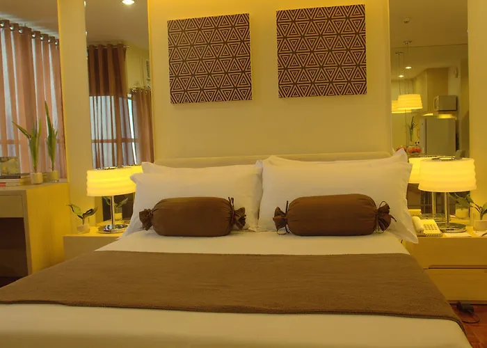 Hotel The Garden Heights 3*